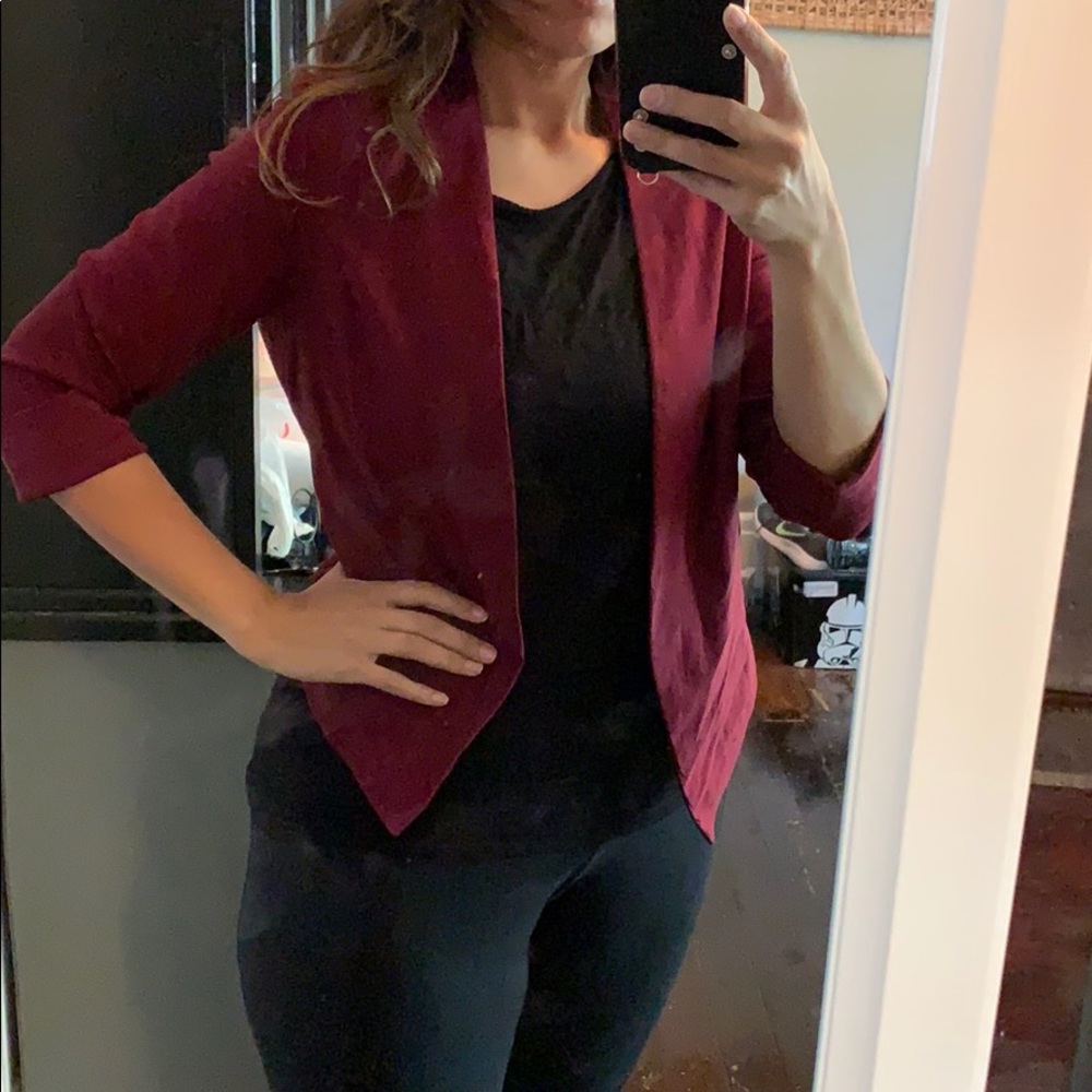 Wet seal maroon stretch crop high low blazer